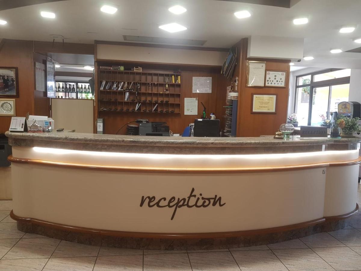 Hotel Residence Memmina Фрозиноне Экстерьер фото