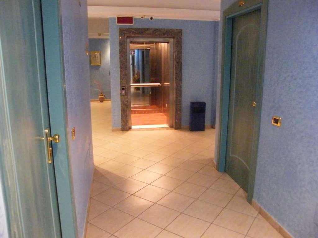Hotel Residence Memmina Фрозиноне Удобства фото