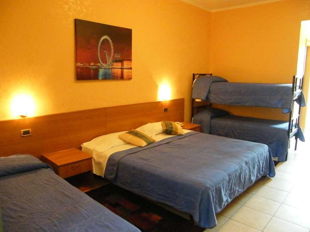 Hotel Residence Memmina Фрозиноне Номер фото