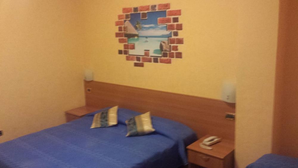Hotel Residence Memmina Фрозиноне Экстерьер фото