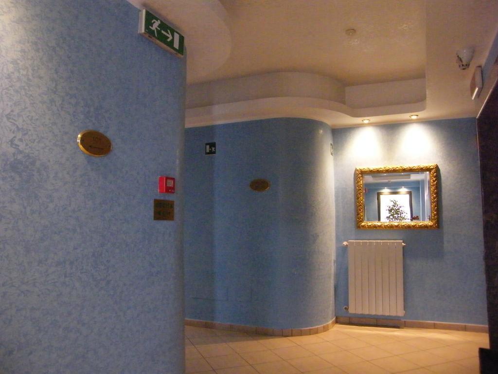 Hotel Residence Memmina Фрозиноне Номер фото