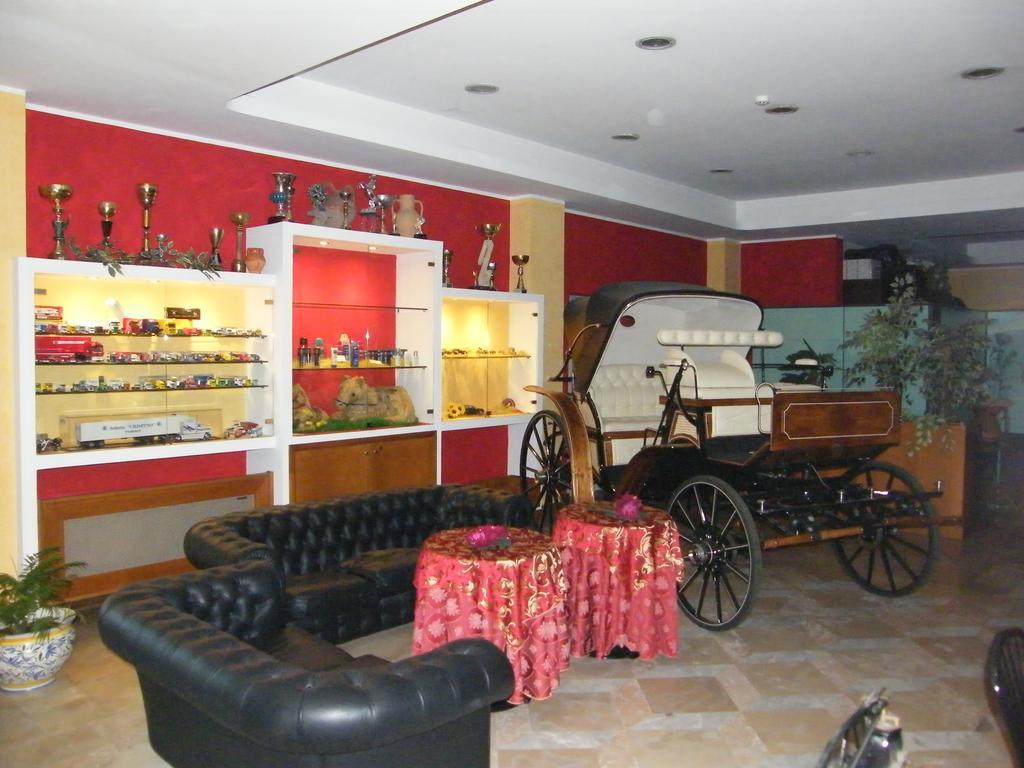 Hotel Residence Memmina Фрозиноне Экстерьер фото